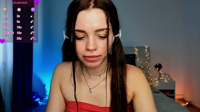 Snapshot of Little_cuti1e chatting on 19, 7, 2026 Little cuti1e online show from 19, 7, 2026