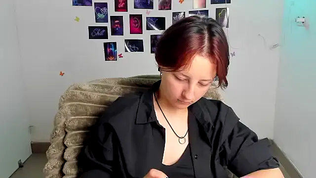 Snapshot of Dilara_Kiss_ chatting on 5, 8, 2026 Dilara Kiss online show from 5, 8, 2026