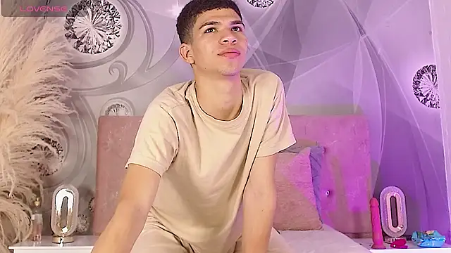 Snapshot of Dilan_Femboy chatting on 4, 8, 2026 Dilan Femboy online show from 4, 8, 2026