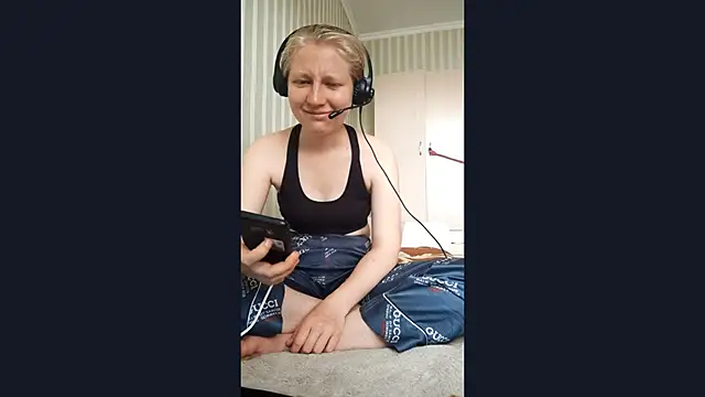 Snapshot of JennyShortcut chatting on 21, 6, 2026 JennyShortcut online show from 21, 6, 2026