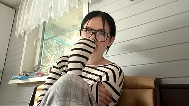 Snapshot of AnnelieseRamirel chatting on 17, 6, 2026 AnnelieseRamirel online show from 17, 6, 2026