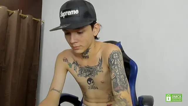 Snapshot of Nick_TattooedGuy chatting on 22, 6, 2026 Nick TattooedGuy online show from 22, 6, 2026