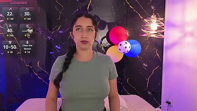 Snapshot of ZoeBlissX chatting on 7, 7, 2026 ZoeBlissX online show from 7, 7, 2026