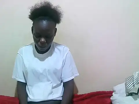Snapshot of bianca_love2 chatting on 7, 7, 2026 bianca love2 online show from 7, 7, 2026