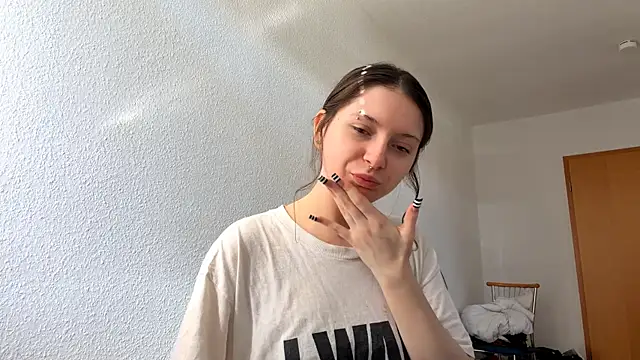 ColettaDaymude online show from 26, 6, 2026
