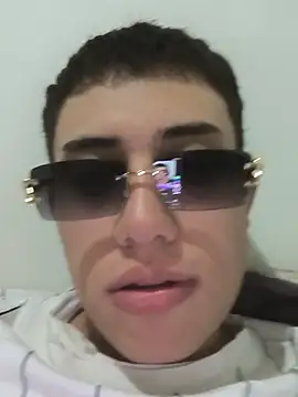 Snapshot of Thiagoo_Vega chatting on 7, 7, 2026 Thiagoo Vega online show from 7, 7, 2026