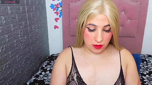 Snapshot of roxxy_pink_ chatting on 28, 6, 2026 roxxy pink online show from 28, 6, 2026