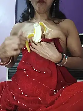 Snapshot of Night_Queen24 chatting on 6, 8, 2026 Night Queen24 online show from 6, 8, 2026