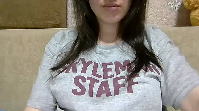 Snapshot of Nivella chatting on 18, 7, 2026 Nivella online show from 18, 7, 2026