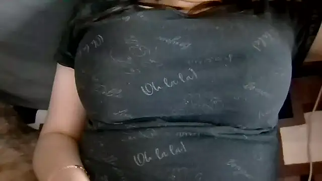 Snapshot of Nivella chatting on 7, 8, 2026 Nivella online show from 7, 8, 2026