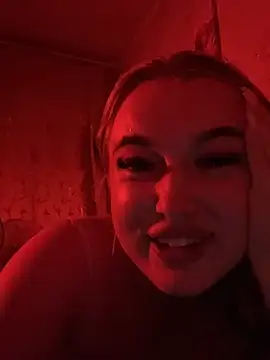 lyalyalii online show from 23, 6, 2026