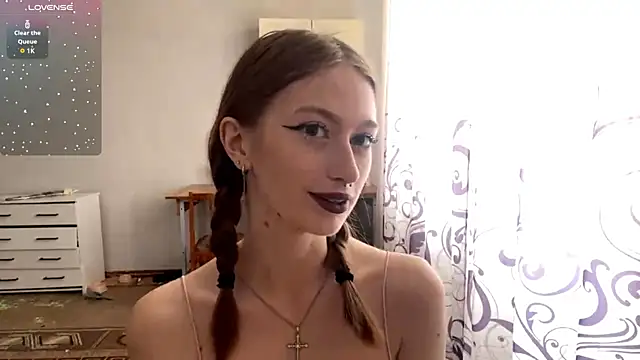 Snapshot of NicoleLouis chatting on 22, 6, 2026 NicoleLouis online show from 22, 6, 2026