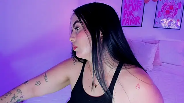 Snapshot of camilaa7 chatting on 22, 7, 2026 camilaa7 online show from 22, 7, 2026