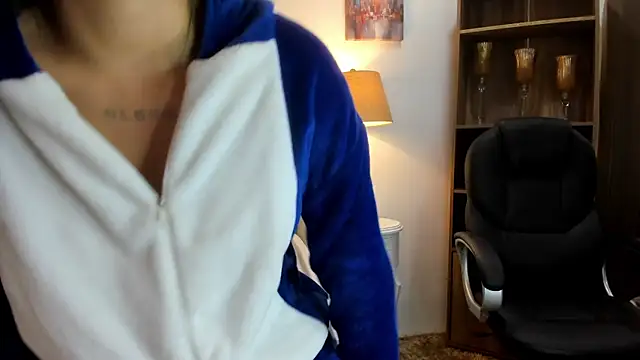 Snapshot of Luna_black19 chatting on 7, 7, 2026 Luna black19 online show from 7, 7, 2026