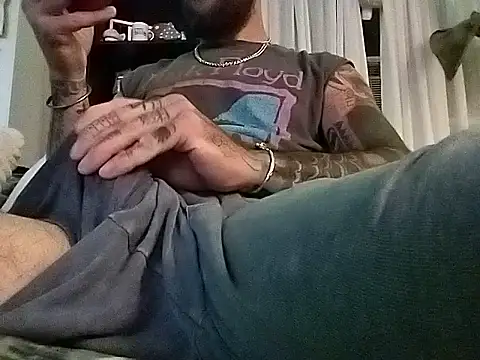 Snapshot of tatsnthick11 chatting on 19, 7, 2026 tatsnthick11 online show from 19, 7, 2026