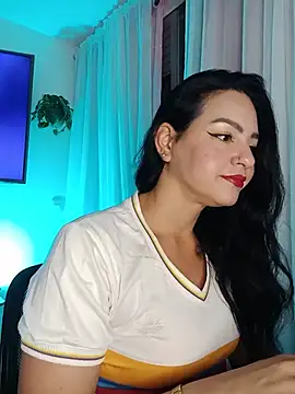 Snapshot of WandaArias chatting on 5, 7, 2026 WandaArias online show from 5, 7, 2026