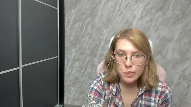 Reginasmilee online show from 2, 3, 2025