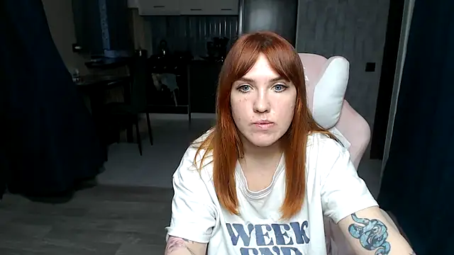Reginasmilee online show from 3, 12, 2025