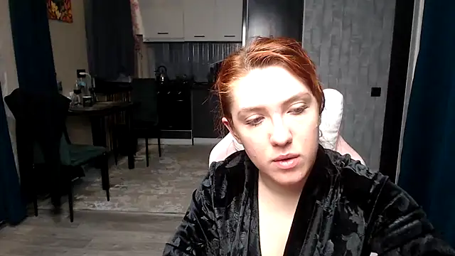 Reginasmilee online show from 7, 4, 2026