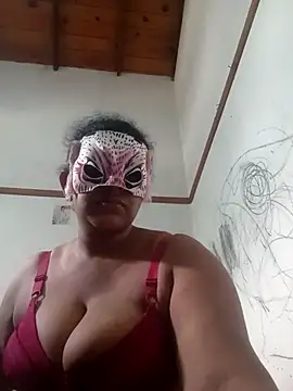 Snapshot of wildtulip0 chatting on 7, 7, 2026 wildtulip0 online show from 7, 7, 2026