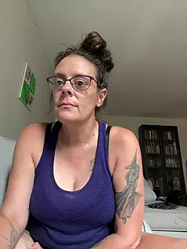 Snapshot of MatildaJane5 chatting on 10, 7, 2026 MatildaJane5 online show from 10, 7, 2026