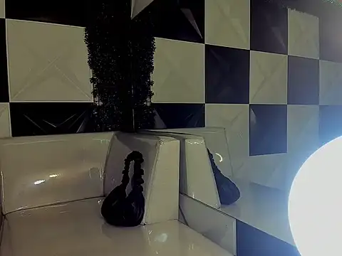 kitty queensex18 online show from 25, 6, 2026