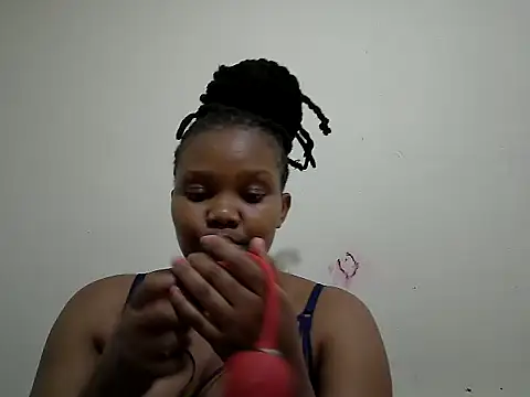 Snapshot of QueenAtynat chatting on 24, 6, 2026 QueenAtynat online show from 24, 6, 2026
