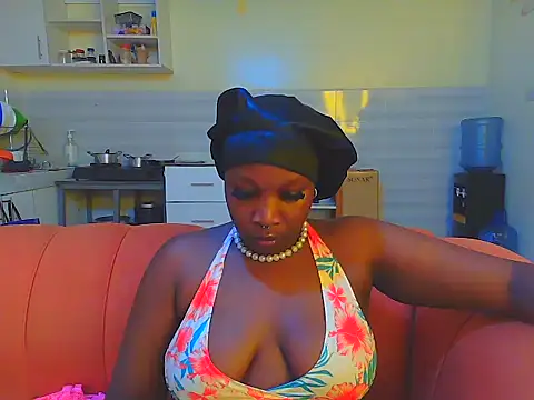 LolaAdriana online show from 4, 7, 2026