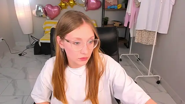 Snapshot of Elizabeth_Hunt chatting on 30, 6, 2026 Elizabeth Hunt online show from 30, 6, 2026