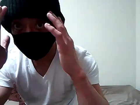 Snapshot of meno-kuma chatting on 8, 7, 2026 meno-kuma online show from 8, 7, 2026