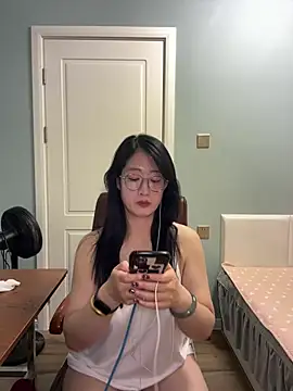 weiwei103 online show from 26, 6, 2026