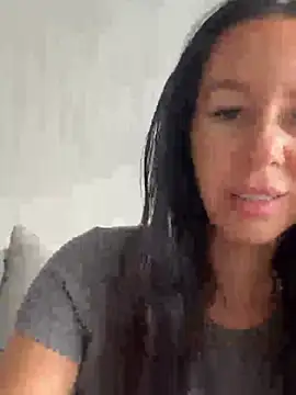 Snapshot of Charming_ScarlettX chatting on 7, 7, 2026 Charming ScarlettX online show from 7, 7, 2026