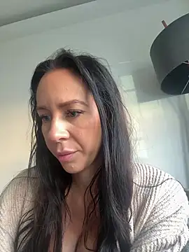 Snapshot of Charming_ScarlettX chatting on 8, 7, 2026 Charming ScarlettX online show from 8, 7, 2026