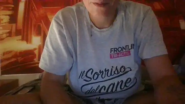 Snapshot of Sissi2424 chatting on 2, 7, 2026 Sissi2424 online show from 2, 7, 2026