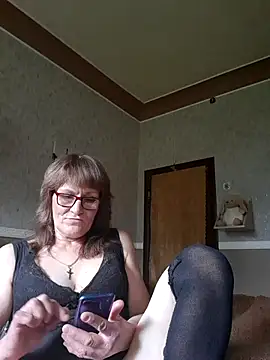 Snapshot of Manulenok chatting on 4, 7, 2026 Manulenok online show from 4, 7, 2026