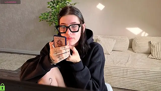 Snapshot of Ester_Henderson chatting on 7, 7, 2026 Ester Henderson online show from 7, 7, 2026