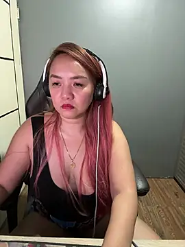 Snapshot of chloe_wonderlust chatting on 7, 7, 2026 chloe wonderlust online show from 7, 7, 2026