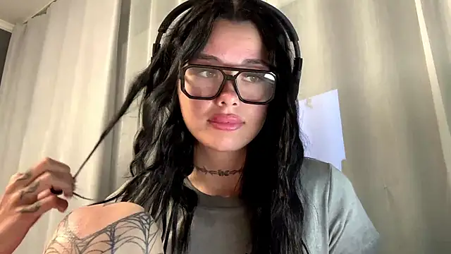 Astrid XxX online show from 7, 7, 2026