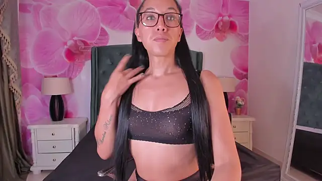 Snapshot of ISABELLA_STARR chatting on 8, 7, 2026 ISABELLA STARR online show from 8, 7, 2026