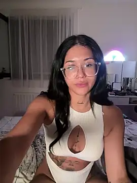 Snapshot of littlelatina chatting on 20, 7, 2026 littlelatina online show from 20, 7, 2026