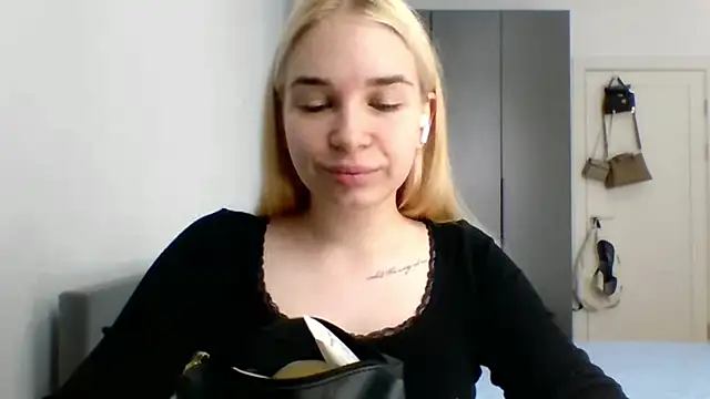 Snapshot of ReservedAmino chatting on 9, 7, 2026 ReservedAmino online show from 9, 7, 2026