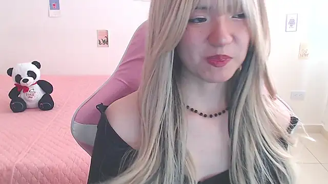 Snapshot of SweetSkyy_1 chatting on 17, 7, 2026 SweetSkyy 1 online show from 17, 7, 2026