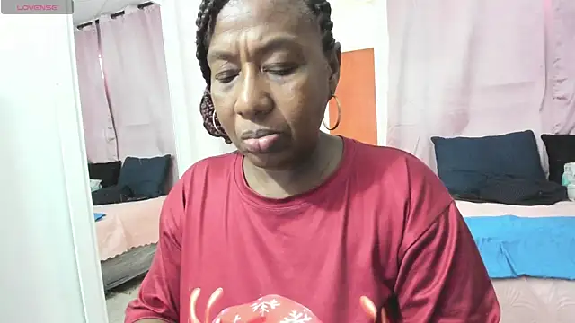 Snapshot of LupeAdams chatting on 22, 4, 2026 LupeAdams online show from 22, 4, 2026