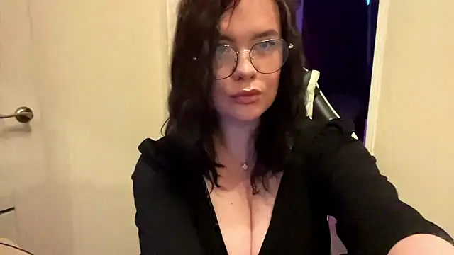 Snapshot of AdelinaVirelle chatting on 14, 7, 2026 AdelinaVirelle online show from 14, 7, 2026