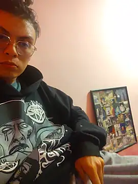 Snapshot of Tian_Valenzia chatting on 11, 7, 2026 Tian Valenzia online show from 11, 7, 2026