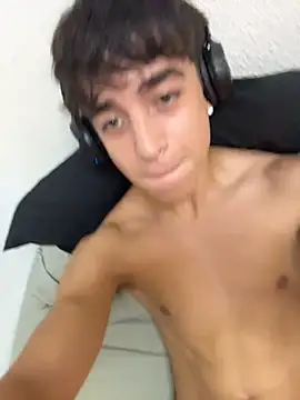 Snapshot of Andrexxxitoo chatting on 4, 8, 2026 Andrexxxitoo online show from 4, 8, 2026