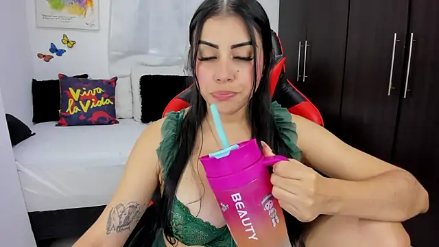 lucy007  online show from 4, 3, 2025