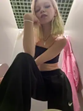 Foxy Blondie online show from 3, 8, 2026
