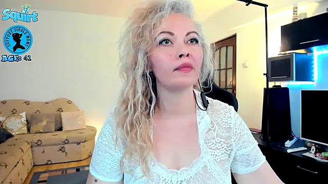 WhitneyLynn online show from 13, 9, 2025