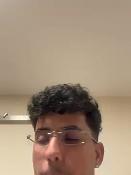 Snapshot of henrids chatting on 15, 7, 2026 henrids online show from 15, 7, 2026